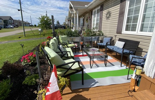 Stratford House | Dee’s Retreat #58 Quaint and spacious centrally located