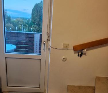 Beckedorf Apartment | Deisterferien FeWo Hygge unterm Dach, 3 Personen, Balkon, Nur Netflix, WLAN, A2 Nähe