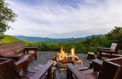 Bryson City Cabin | Deja View- Amazing View
