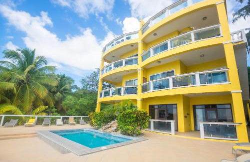 Antoneys Cay Apartment | Del Playa #3 Condo