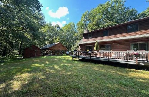 Lackawaxen House | Delaware River Poconos Riverfront Masthope
