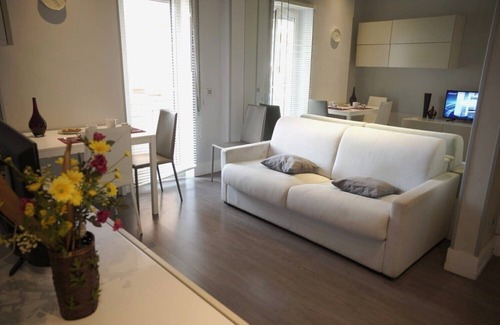 Cinecitta Apartment | Delicious 10min from the center of Rome