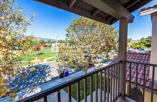 Fontana House | Delight on Jamestown Circle #41327