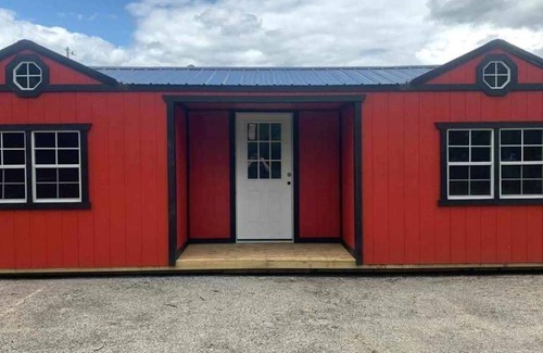 Flatwoods Cabin | Delightful 1 Bedroom Bunkhouse in Flatwoods, WV