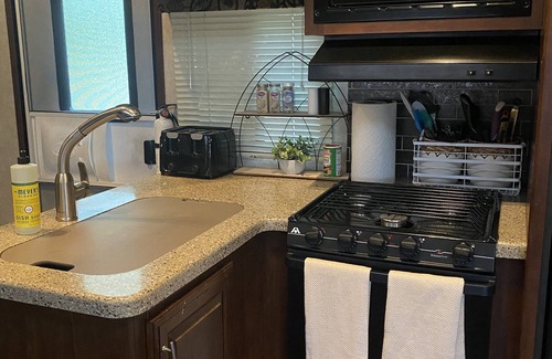 Alton House | Delightful 2 bedroom RV with indoor fireplace