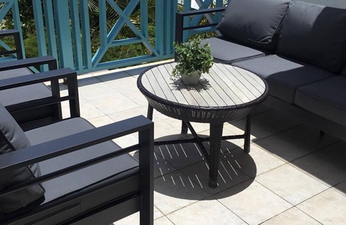 Graeme Hall Park Apartment | Delightful-3 bedroom with AC and Wifi near Oistins, St Lawrence Gap