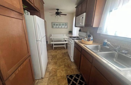 Warren House | Delightful 3 BR Home in Warren, OH