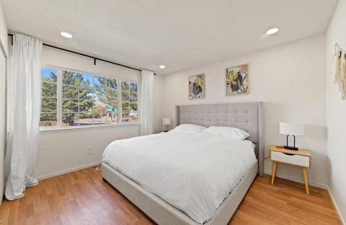 Northwest Reno House | Delightful 4BR Home Nr Downtown Reno w Fireplace