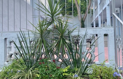 Tampico House | Delightful 5-Suite Home Wifi, Parking, Smart TV&B-fast