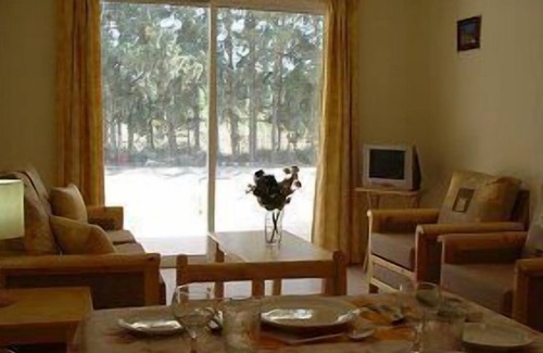 Universal Apartment | Delightful Apartment with Shared Pool - TV, Wifi, AC - Modern and Well Equipped