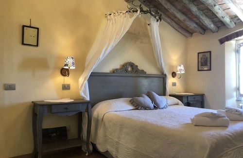 La Foce Villa | Delightful Country Villa Surrounded By Olive Groves