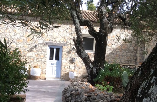 Skinaria Villa | Delightful country villa, private pool, near sea , peaceful Skinaria , Zante.