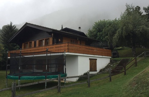 Nendaz Ski Chalet | Delightful detached chalet close to ski lift and centre of Haute Nendaz village.