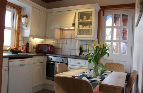 Longdown Cottage | Delightful Detached Cottage close to Exeter, Dartmoor and the coast.