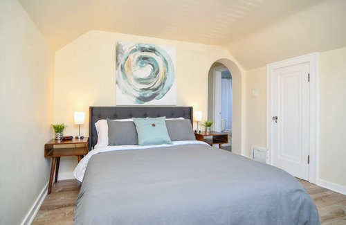 Manitowoc Apartment | Delightful Duplex on 29th St Upper