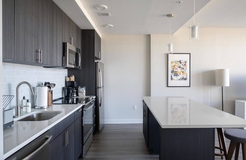 McLean Apartment | Delightful Fairfax 1BR w/Pool, W/D & Gym, nr Theater, by Blueground