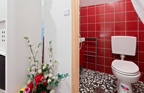 Lipnica House | Delightful Holiday Home in Havidić Selo with Garden