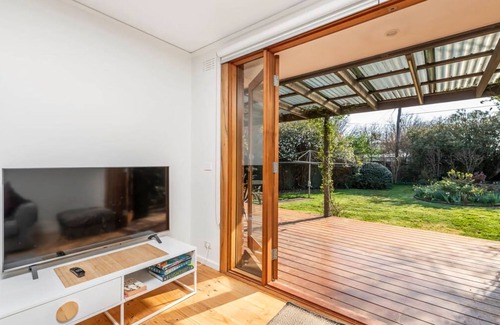 Watson House | Delightful Home In Watson