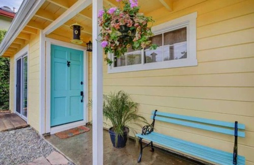 Aptos House | Delightful Home Steps To Sand