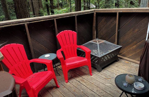 Hacienda House | Delightful house among the redwoods with WiFi in charming Forestville