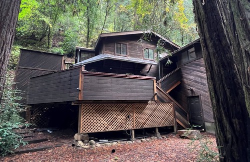 Hacienda House | Delightful house among the redwoods with WiFi in charming Forestville