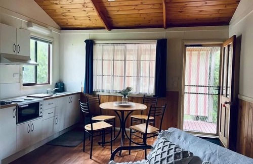 Chiltern Cabin | Delightful Miners Cabin located within Willuna Sanctuary