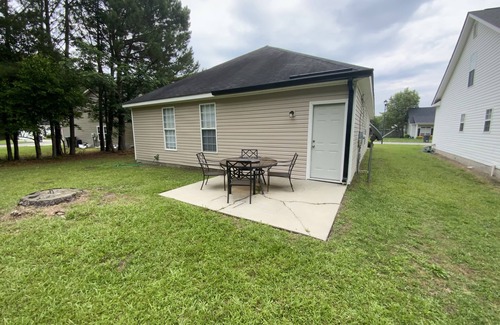 Gracewood House | Delightful patio home in golf course community