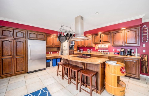Birchwood Farms House | Delightful retreat near the lake - game room with foosball & pool tables