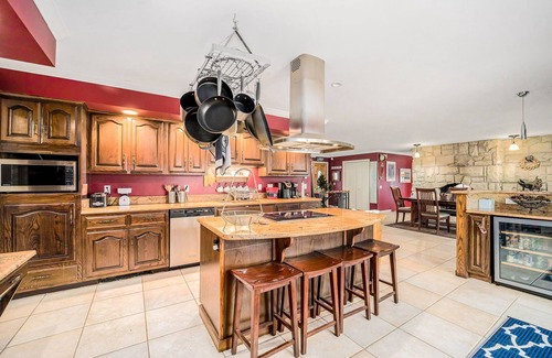 Birchwood Farms House | Delightful retreat near the lake - game room with foosball & pool tables