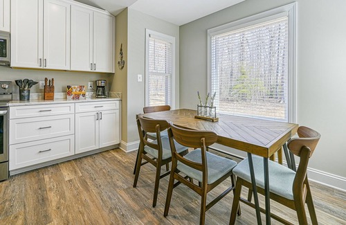 Mineral House | Delightful retreat near the lake with hot tub, game room, fast WiFi & more