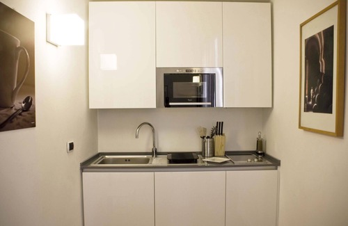 Monti Apartment | Delightful studio-FLAT with private terrace-Colosseum