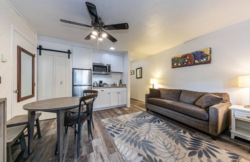 Truckee Condo | Delightful Studio w/Kitchenette #111 at Donner Lake Village