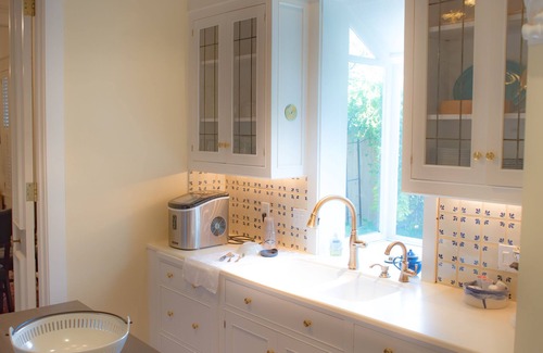 San Angelo House | Delightful Victorian home located downtown just blocks from the River Walk!