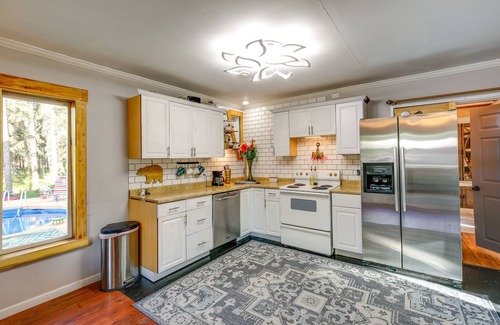 Delta Junction House | Delta Junction Rental w/Shared Pool & Hot Tub!