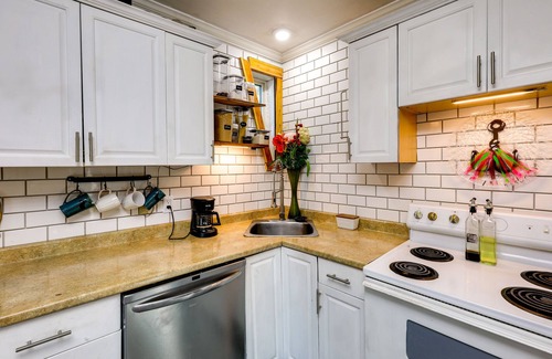 Delta Junction House | Delta Junction Rental w/Shared Pool & Hot Tub!