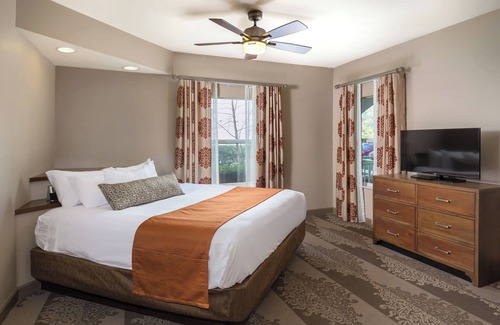Pennington Bend Resort | Deluxe 1BR w/Jetted Tub, Resort Pool, FREE WIFI, Near Attractions