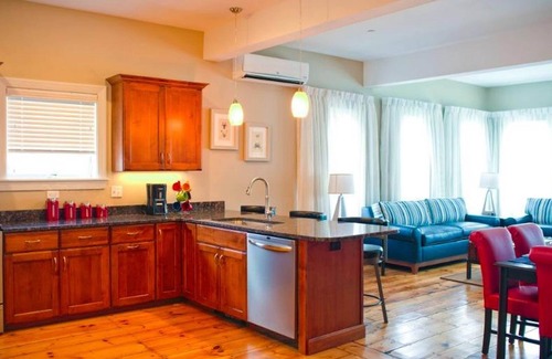 Kennebunk Resort | Deluxe 2 Bed/Bath condo in the heart of Americana historic Main St. 84 Main