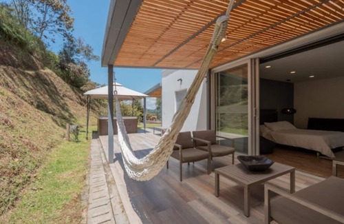 Retiro House | Deluxe 2-bedroom villa with jacuzzi