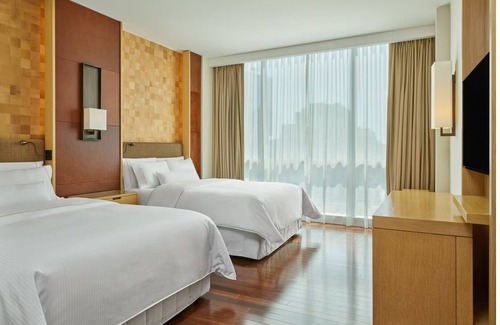 San Isidro Centro Financiero Hotel | Deluxe 2 Camas at The Westin Lima Hotel & Convention Center! Onsite Pool!