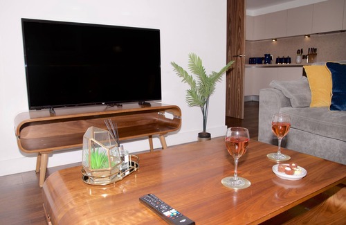 Manchester City Centre Apartment | Deluxe 3-Bedroom Spacious City Centre Apartment