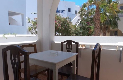 Perissa Apartment | Deluxe 4-5 persons Studio 30 meters from Perissa Beach