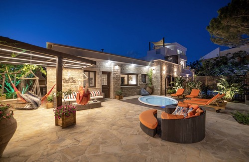 Koutsouras House | Deluxe 7 bedroom villa with private pool & spa near beach