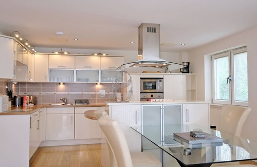 Central Aberdeen Apartment | Deluxe and secure apartment close to Aberdeen city centre