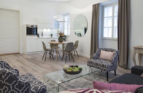 Krems an der Donau Apartment | Deluxe Apartment in the city centre with private parking, air conditioning and view
