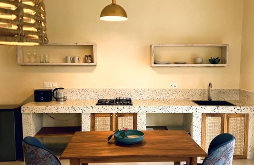 Jambiani Apartment | Deluxe apartment 2 for 2 people with AC, openplan kitchen and AC Villa Bahati