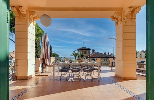 Opatija Apartment | Deluxe apartment with beautiful sea-view-terrace: 50m to sea, walk to city