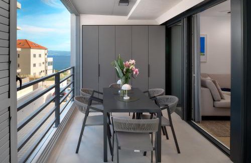 Znjan Apartment | Deluxe Apartment with private heated pool on Žnjan Beach - Urban Nook