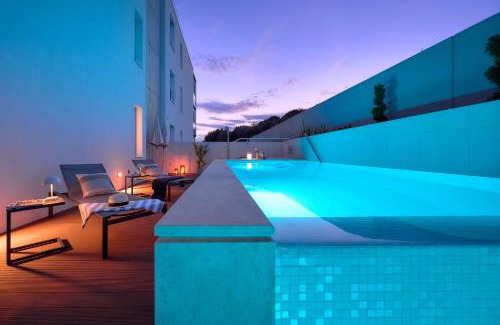 Znjan Apartment | Deluxe Apartment with private heated pool on Žnjan Beach - Urban Nook