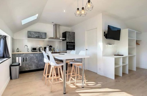 St-Meme-le-Tenu Apartment | Deluxe Appartment n°4