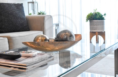 La Julia Apartment | Deluxe Apt. with City Views Fast WiFi, Pool & Gym